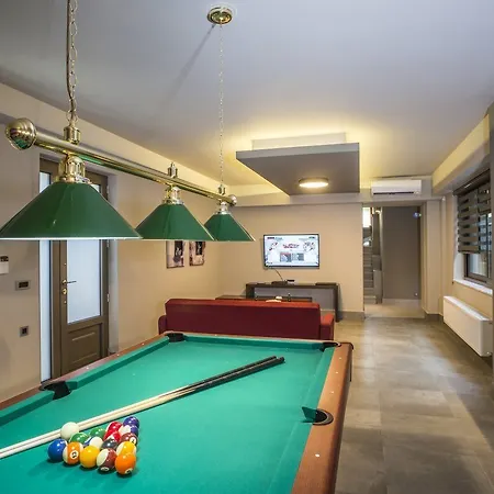 Aa Luxury Daratsos